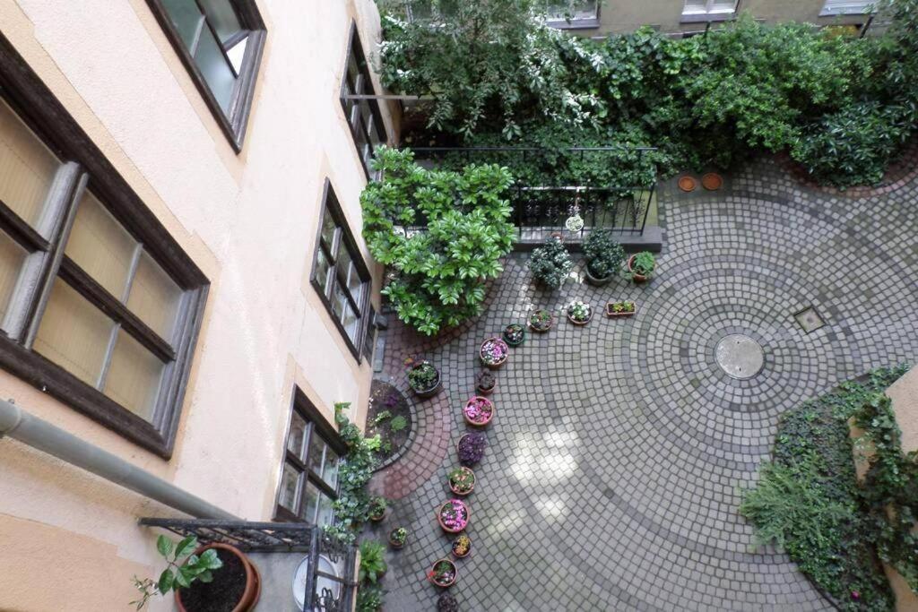 Park Danubes View Central Market Budapest Extérieur photo